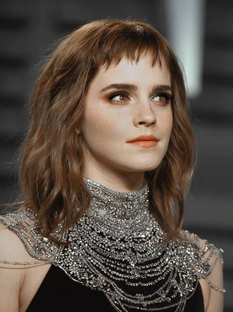 Emma Watson The Circle, Emma Watson Short Hair, Short Bangs, Favorite Hairstyles, Emma Watson, Financial Literacy, Hairstyles With Bangs, Hair Goals, Hair Inspo