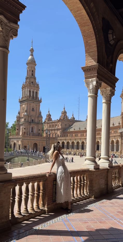 Spain Aesthetics Seville, Plaza De Espana Seville Photoshoot, Seville Photo Ideas, Marbella Spain Outfit, Malaga Photo Ideas, Seville Photoshoot, Sevilla Photo Ideas, Spain Instagram Pictures, Seville Spain Aesthetic