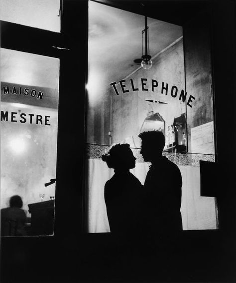 Menilmontant (Devant Chez Mestre), Paris, France, 1957 by Willy Ronis. | 6 Vintage Photos That Prove Paris In The Springtime Is Magical Willy Ronis, Photo D Art, Nyc Subway, Romantic Photos, French Photographers, Foto Vintage, Vintage Paris, Sketchbook Art, Photo Vintage