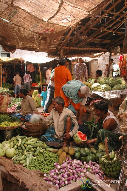 Vegetable Market in Varanasi, India Indian Vegetable Market Photography, Market Place Photography, Colorful Street Photography, India Photography People, Indian Market Photography, Vegetable Market Drawing, Indian Vegetable Market, People In Market, Market Reference