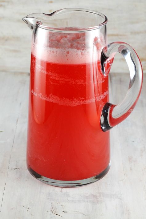 Easy Party Punch made with Hawaiian Punch from MissintheKitchen.com #partypunch Punch Made With Hawaiian Punch, Punch Recipes Non Alcoholic For Large Crowd, Mexican Punch, Blue Punch Recipe, Easy Party Punch, Bbq Foods, Strawberry Limeade, Easy Punch Recipes, Wedding Shower Cakes