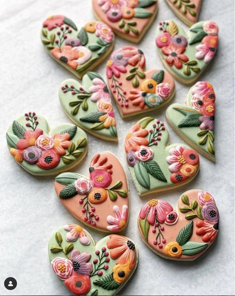 Spring Sugar Cookies, Spring Flower Cookies, Sugar Cookies Royal Icing, Valentine Cookies Decorated, Flower Sugar Cookies, Cookies Royal Icing, Royal Icing Flowers, Cookie Decoration, Royal Iced Cookies