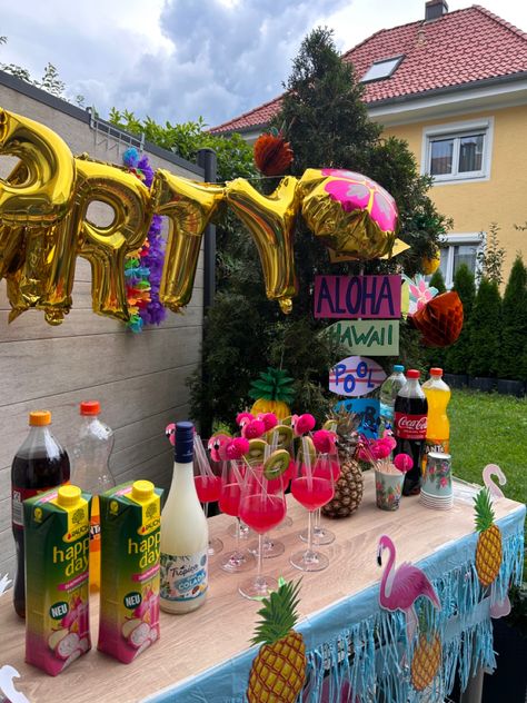 party inspiration🍹🌺🍍🧉 22 Birthday Pool Party Ideas, Surf And Turf Party Theme, Spring Break Party Ideas, Mtv Spring Break Party Theme, Malibu Beach Party Theme, Summer 18th Birthday Party Ideas, 21st Pool Party Ideas, Tropical Grad Party, Spring Break Party Theme