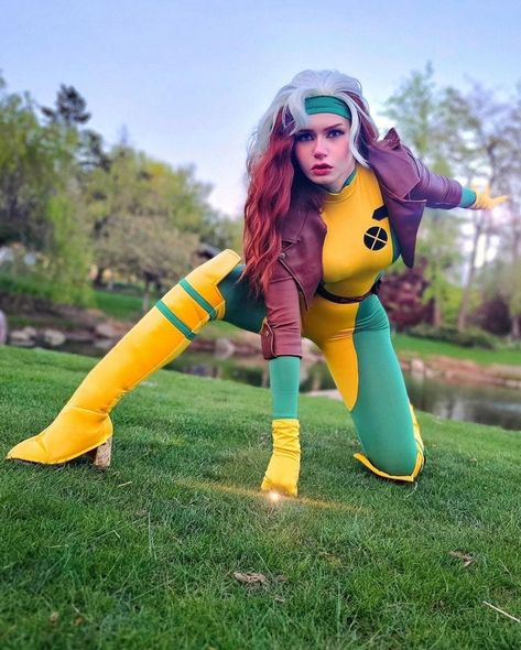 Rogue cosplay #XMen97 #marvel #marvelcomics Rouge Xmen Costume, Rogue Costume Diy, Marvel Cosplay Women, Rogue Xmen 97, Rogue Xmen Costume, Cool Cosplays, Rouge Cosplay, Rogue Costume, Cosplay For Halloween