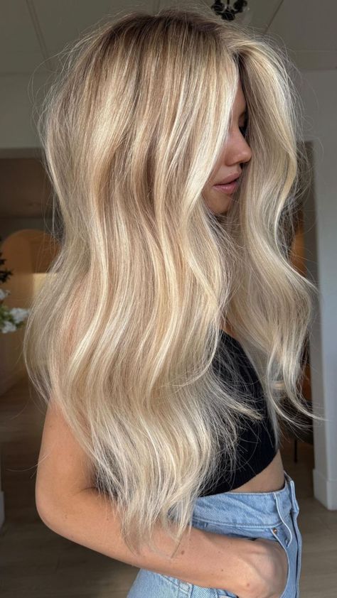 Curled Blonde Hair, Soft Blonde Hair, Light Blonde Balayage, Warm Blonde Hair, Blonde Hair Goals, Perfect Blonde Hair, Bright Blonde Hair, Fall Blonde Hair, Summer Blonde Hair