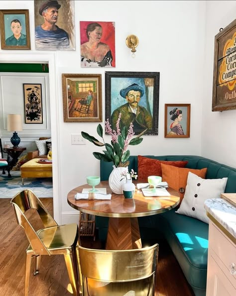 Eclectic Dining Room, Eclectic Dining, Fauvism, Dining Nook, Apartment Inspiration, Eclectic Home, Dream House Decor, Dining Room Design, Apartment Living