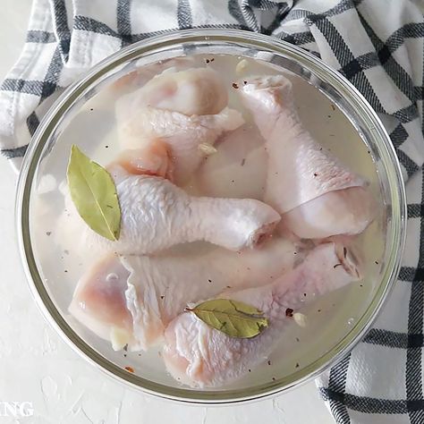 This chicken brine recipe is your secret weapon to achieving the most tender, juicy roast chicken you've ever tasted. Brine For Chicken Drumsticks, Chicken Leg Brine, Brine For Chicken Thighs, Chicken Brine Recipe Ovens, Chicken Thigh Brine, Best Chicken Brine, Brine For Chicken, Chicken Brine Recipe, Fried Chicken Brine