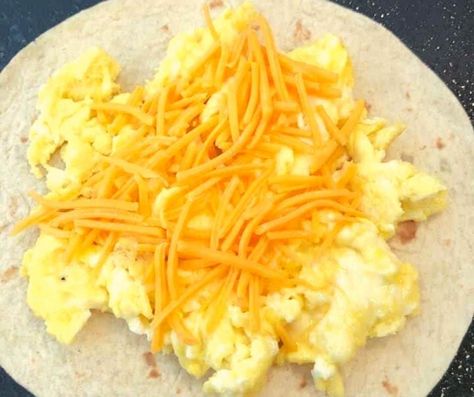 Air Fryer Breakfast Quesadilla, Airfryer Breakfast, Breakfast Quesadilla Recipes, Cheese Quesadilla Recipe, Frying Recipes, Crockpot Recipes Cheap, Air Fryer Breakfast, Air Fryer Recipes Breakfast, Recipes With Flour Tortillas