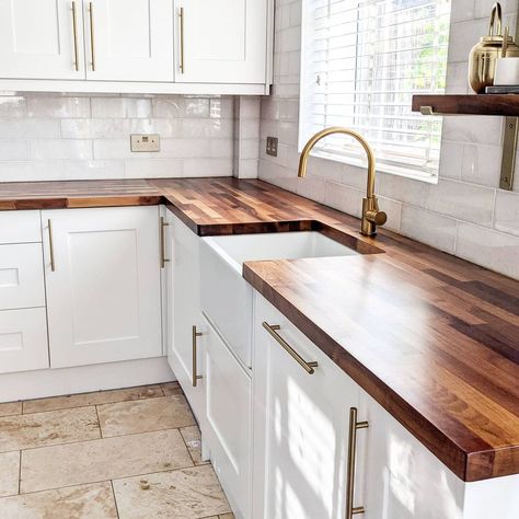 Butcherblock Countertop Kitchen White Cabinets, Butcherblock Countertops Kitchen, Artsy House, Modern Walnut Kitchen, Butcher Block Countertops Kitchen, Brown Kitchen Ideas, Wooden Countertops Kitchen, Wood Countertops Kitchen, Diy Kitchen Renovation