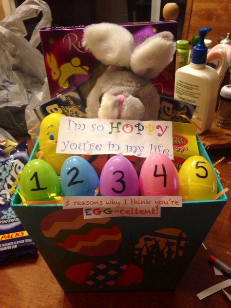 Easter Basket for girlfriend/boyfriend  "I'm so HOPPY you're in my life" "5 reasons I think you're EGG-cellent!"  Then put each reason in an egg Easter Basket For Girlfriend, Easter Basket Ideas For Boyfriend, Basket For Girlfriend, Husband Easter Basket, Cute Easter Basket Ideas, Boyfriend Easter Basket, Mens Easter Basket, Birthday Surprise For Girlfriend, Basket Ideas For Boyfriend