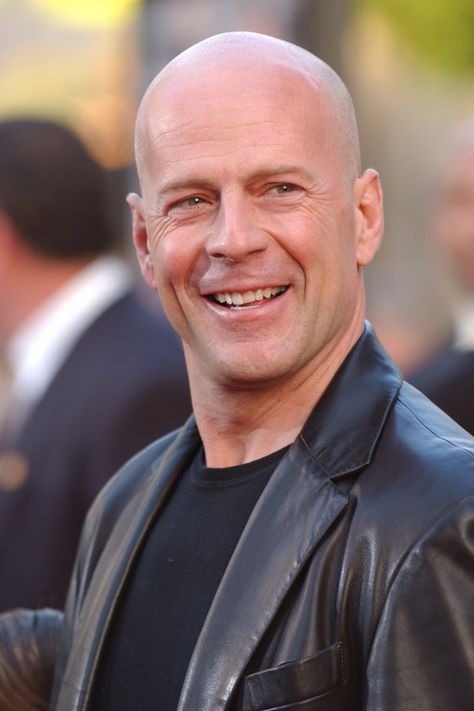 22 Handsome Pictures of Bruce Willis That Will Make You Want to Give His Bald Head a Big Rub Famous Bald People, Bald Actors, Action Movie Stars, Bald Men Style, Going Bald, Ryan Guzman, Male Pattern Baldness, Karl Urban, Joe Manganiello