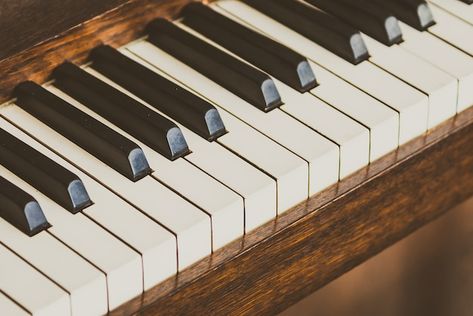 Wallpapers Music, Vintage Piano, Best Piano, Old Pianos, Piano Key, Key Photo, Music Backgrounds, Piano Keys, Keyboard Piano