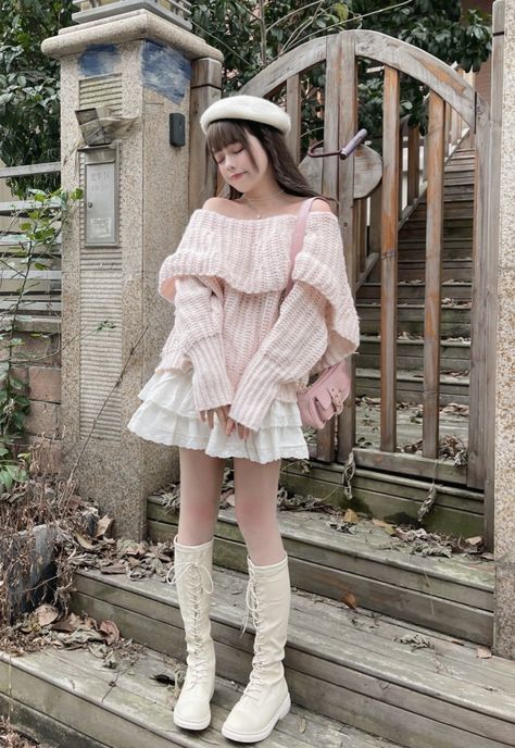 Cute Core Winter Outfits, Outfits With Sweaters Aesthetic, Cute Core Clothing, Coquette Korean Outfits, Cute Fashion Outfits Girly, Cute Pink Fall Outfits, Cute Feminine Outfits Girly, Pretty Outfits Aesthetic Casual, Cute Pink Outfit Ideas