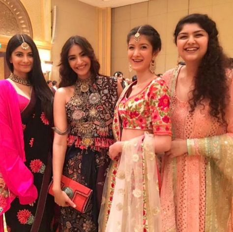 Veere Di Wedding Outfits, Kapoor Family, Royal Family Weddings, Shanaya Kapoor, Veere Di Wedding, Rhea Kapoor, Sharara Designs, Celebrity Magazines, Arjun Kapoor