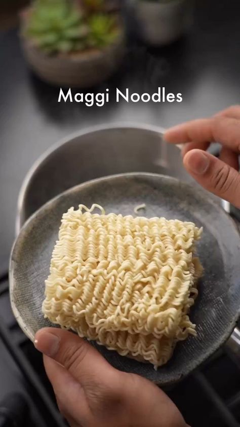 Foodieeswag (@foodieeswag) on Threads Maggie Food, Simple Noodles, Maggi Noodles, Maggi Recipes, Spicy Snacks Recipes, Noodle Recipes Easy, Vegetarian Fast Food, Tastemade Recipes, Sweet Dishes Recipes