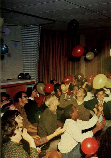 In the 1960s and 1970s a lot of gatherings and parties were informal, unless you were going to a wedding or funeral. These snapshots below s... Michael Wilding, Teenage Parties, 60s Party, Vintage Birthday Parties, Vintage Everyday, Human Poses Reference, French Actress, Vintage Birthday, British Actors