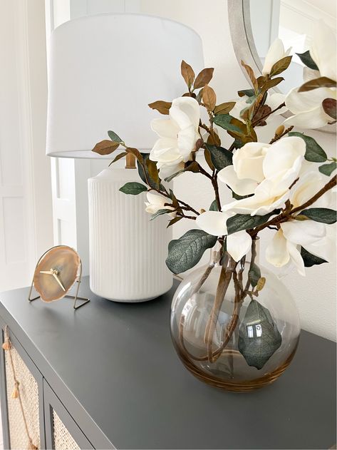 Fake Flowers In Bathroom, Round Flower Vase Ideas, Magnolia Flower Home Decor, Magnolia Vase Arrangement, Best Fake Flowers Decor Home, Magnolia Stems In Vase, Faux Magnolia Arrangement, Magnolia In Vase, Decorating With Fake Flowers