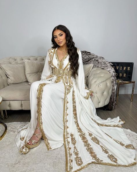 Moroccan Wedding Dress, Moroccan Takchita, Modest Dresses Fashion, Moroccan Clothing, Moroccan Wedding, Moroccan Dress, Photo Wedding, Wedding Attire, Modest Dresses