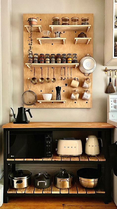 Freestanding Shelves Kitchen, Kitchen Peg Boards, Peg Board Spice Rack, Unique Pegboard Ideas, Wall Kitchen Storage Ideas, Kitchen Storage On Walls, Peg Board Coffee Bar, Magnetic Kitchen Wall, Pegboard For Kitchen