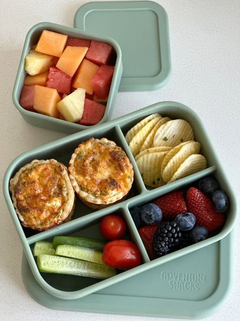 Easy Lunches To Pack For School, Lunch Meals For School, Healthy Lunch School Ideas, Healthy Food Lunch Box Ideas, Aesthetic Lunchbox For School, Lunch Box For High School, Lunchbox Food Ideas, Food For School Lunches Teens, Healthy Lunch Box Ideas For School