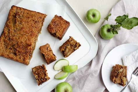 Lumberjack Cake Lumberjack Cake Recipe, Lumberjack Cake, Easy Apple Cake, Fruity Cake, Australia Food, Light Cakes, Different Cakes, Easiest Apples, Apple Crumble