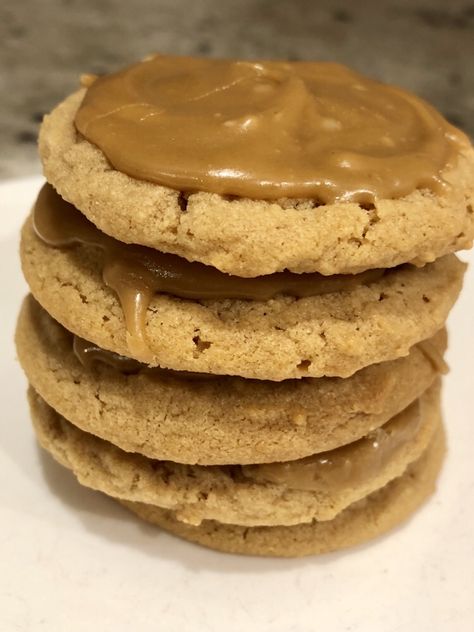 Glazed Peanut butter Cookies moist and deliscious! Peanut Butter Cookie Frosting, Peanut Butter Icing For Cookies, Peanut Butter Cookies With Icing, Peanut Butter Cookies With Frosting, Peanut Butter Cookies With Choc Frosting, Peanut Butter Glaze Icing, Frosted Peanut Butter Cookies, Peanut Butter Cookie Recipe Soft, Pb Recipes