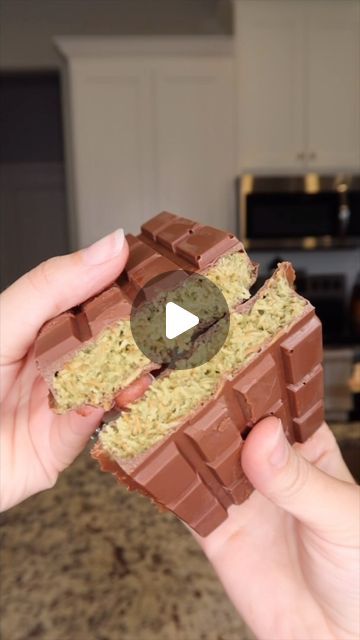 Diy Dubai Chocolate, Dubai Viral Chocolate, Dubai Chocolate Recipe, Dubai Chocolate Pistachio, Viral Dubai Chocolate Bar, Viral Dubai Chocolate Bar Recipe, Dubai Chocolate Bar Recipe, Dubai Chocolate Bar, Milk Chocolate Recipe