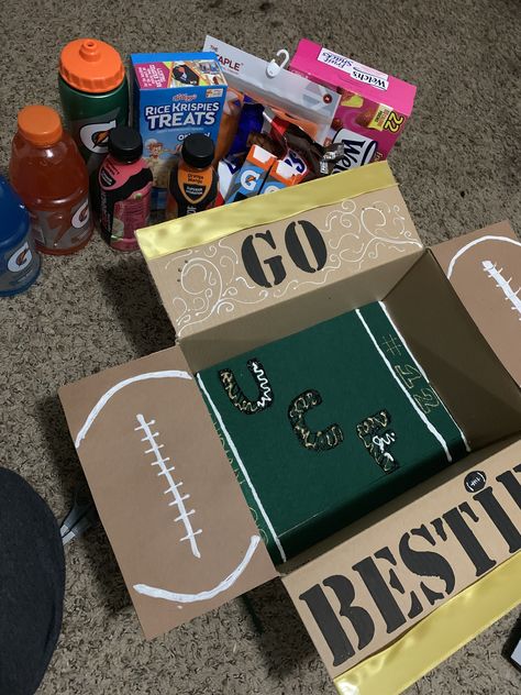 Bf Gift Basket Football, Football Box Gift, Football Game Day Gifts For Players, Fall Camp Basket Football Boyfriend, Gift Basket For Football Boyfriend, Last Football Game Gifts, Football Camp Basket, Fall Camp Basket Football, Homecoming Baskets Football