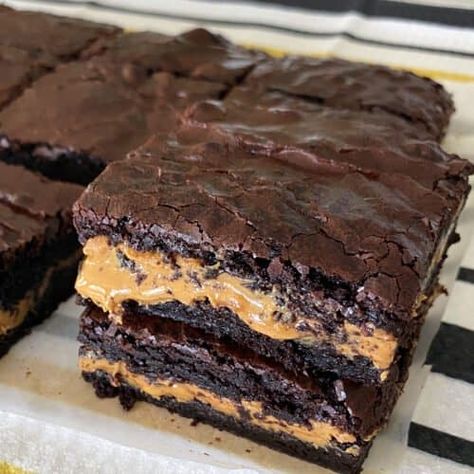 Butter Aka Cookies, Boxed Brownie Recipes, Brownie Recipe Video, Chewy Brownies Recipe, Peanut Butter Brownies Recipe, Best Disneyland Food, Brownie Recipes Healthy, Butter Brownies, Chewy Brownies