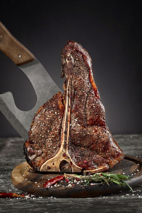 Steak t-bone on Behance T Bone Steak Recipe, Scooby Snacks, T Bone Steak, Drink Photo, T Bone, Steak Recipe, Steak Recipes, Meat Jerky, Bones