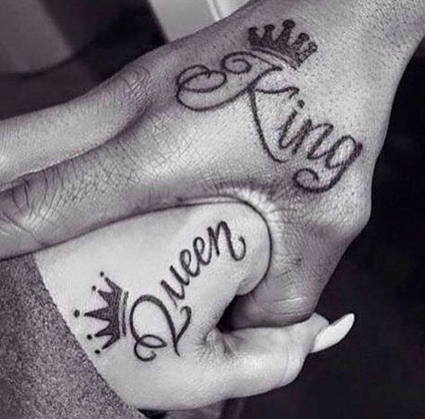 King Queen Tattoo, Queen Tattoos, Him And Her Tattoos, Partner Tattoos, Best Couple Tattoos, Tato Jari, Cute Couple Tattoos, Kartu Remi, Couple Tattoos Unique