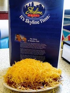 Skyline Chili Recipe, Cincinnati Chili Recipe, Cincinnati Style Chili, Hot Dog Chili Sauce, Skyline Chili, Macaroni Soup, Cincinnati Chili, Best Chili Recipe, Chili Soup