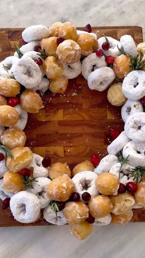 2.5M views · 2.8K shares | How cute is this donut wreath for Christmas morning? It's also a beautiful centerpiece! 3 dozen donut holes from my local donut shop 2 bags of mini powdered donuts Cranberries and rosemary! Share with a friend 🎄 | Mackenzie Biehl | Forrest Frank · Deck The Halls Donut Wreath, Christmas Spritz Cookies, Dozen Donuts, Wreath For Christmas, Christmas Donuts, Powdered Donuts, Donut Decorations, Christmas Morning Breakfast, Donut Holes