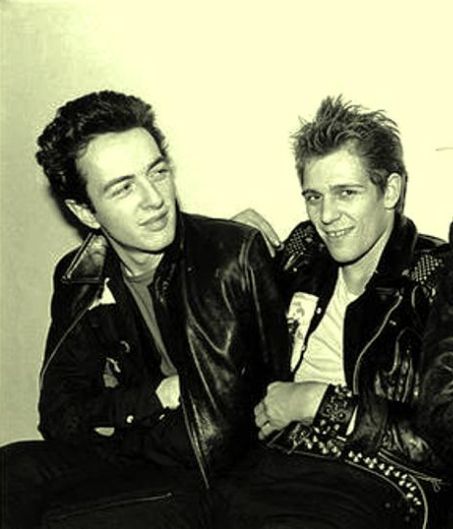 Strummer and Simonon Topper Headon, Combat Rock, The Future Is Unwritten, Paul Simonon, Mick Jones, Joe Strummer, Being Weird, Paul And Joe, Punk Scene