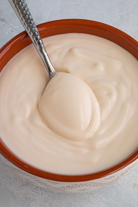 Crema Mexicana Recipe, Mexican Sour Cream, Crema Recipe, Chili Pepper Recipes, Mexican Crema, Mexican Sauce, Homemade Mexican, Making Butter, Sour Cream Sauce