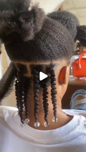 Lo Laisi on Instagram: "Medium size threads twist 😁 Simple with easy maintenance ❤️ #naturalhairstyles  #protectivestyles   ✨Tag a Natural hair lover to see this👌🏿  • • #naturalhairstyle #naturalbeauty #naturalhair #protectivestyles #noheathairstylesfirlonghair" African Threading, Natura Hair, Medium Hair Braids, Girly Hairstyles, Easy Hairstyles For Kids, Natural Braided Hairstyles, Natural Twists, Natural Braids, No Heat Hairstyles