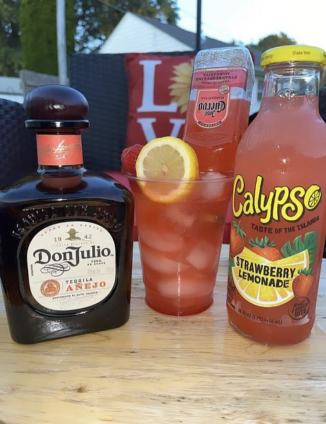 Calypso Alcoholic Drinks, Calypso Drink Cocktails, E&j Drink Recipes, Relaxing Drinks, Tequila Mixed Drinks, Alcohol Ideas, Summer Drinks Alcohol Recipes, Spiked Lemonade, Alcohol Beverages