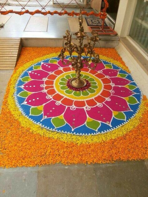 Flower Rangoli Ideas, Artistic Rangoli, Welcome Rangoli, Flower Rangoli Designs, Poo Kolam, Pookalam Design, Simple Flower Rangoli, Rangoli Designs Photos, Rangoli Designs Simple Diwali