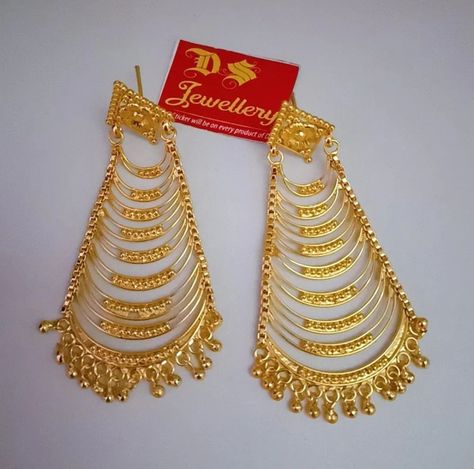 Gold Jhala Earrings Designs New, Dubai Gold Jewelry Earrings, Bengali Jewellery, Custom Gold Jewelry, Nepali Jewelry, Simple Bridal Jewelry, Dubai Gold Jewelry, Unique Gold Jewelry Designs, Antique Gold Earrings