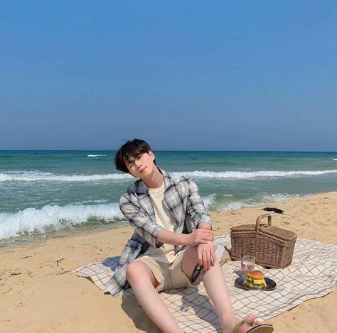 Asian Men Beach Outfit, Aesthetic Beach Outfits Korean Men, Korean Beach Outfit Men, Beach Outfit Men Aesthetic, Korean Beach Fashion, Men Beach Outfit, Beach Outfit For Men, Korean Beach Outfit, Korean Outfits Men