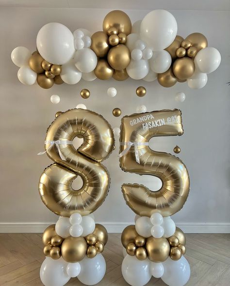 Debbie Boxall | ✨🤍 so angelic!! 🤍✨ I actually ADORE these light up centrepieces 🤩🤍👌🏼.. and the pearl details just added the elegance! • • • #balloons… | אינסטגרם 65 Birthday Decorations, Balloon Centrepiece, 65 Birthday, Balloon Inspiration, Pearl Balloons, Light Up Balloons, Balloon Installation, Balloon Ideas, Backgrounds Phone