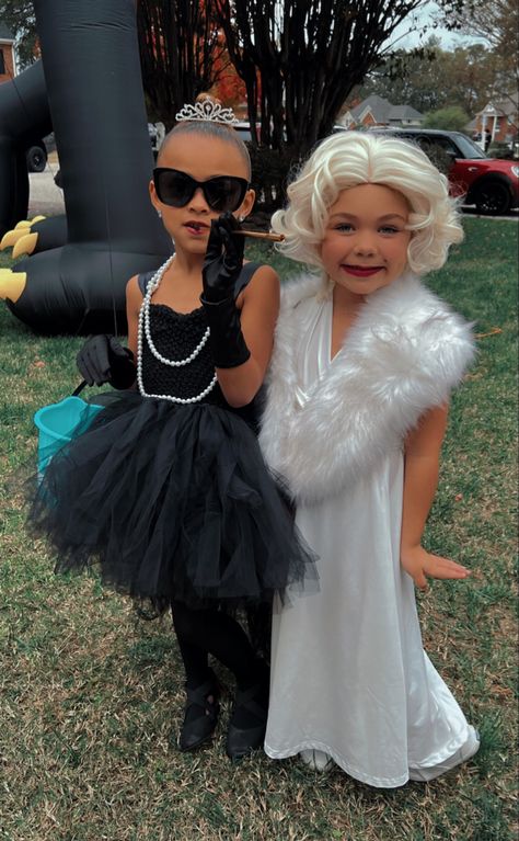 Marlin Monroe Halloween Costumes, Marlin Monroe Costumes, Audrey And Marilyn Costumes, Marilyn Monroe Outfits Halloween, Audrey Hepburn And Marilyn Costume, Marilyn Monroe Costumes, Marilyn Monroe Couple Costume, Marylin Monroe Costume Halloween, Audry Hepburn Costume