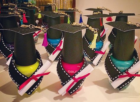 Nail polish graduation 2016 party favors Diy Graduation Party Ideas, Beauty School Graduation, Cosmetology Graduation, Diy Graduation Party, Graduation Display, Graduation Party Cards, Grad Party Favors, Senior Graduation Party, Graduation Party High