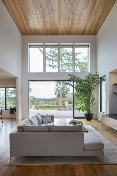 Canby Custom Residence Living Room With Glass Ceiling, House With Floor To Ceiling Windows, Small High Ceiling Living Room Modern, Wooden Ceiling Living Room, High Ceiling Lighting Ideas, Living Room Designs High Ceilings, Wood Ceilings Living Room, Interior High Ceiling, High Ceiling House Interiors