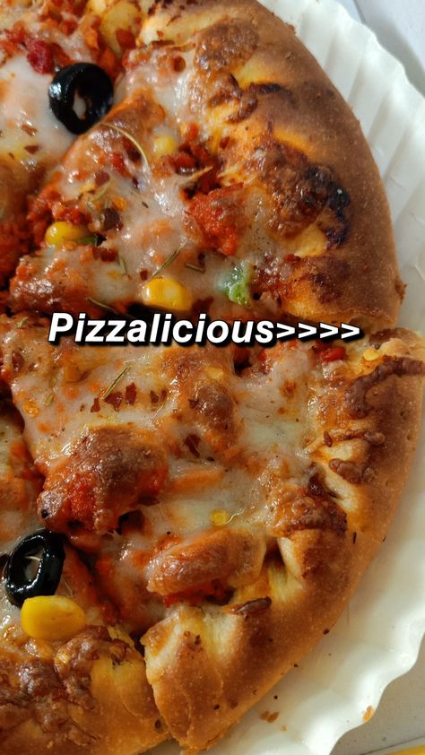 Food Captions For Instagram Story, Caption For Pizza Picture, Pizza Snap Story, Aesthetic Snaps Ideas, Pizza Snap, Foodie Pics, Food Captions, Snap Ideas, Snap Snapchat