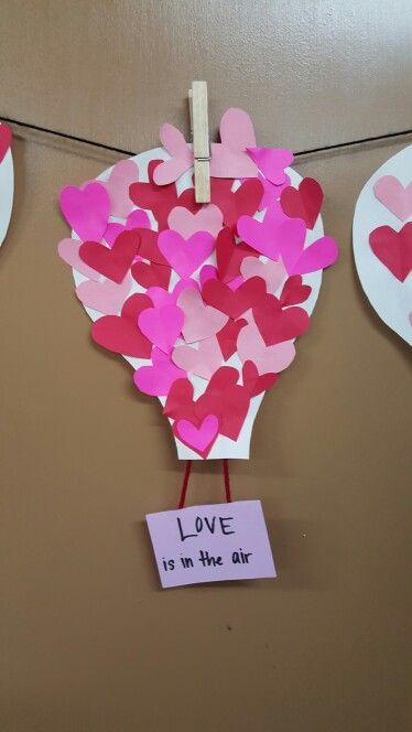 Love Is In The Air Craft For Kids, Love Is In The Air Preschool Craft, Valentine Hot Air Balloon Craft, Love Is In The Air Craft, Valentine’s Day Crafts For Toddlers, Valentines Day Crafts For Toddlers, Heart Air Balloon, Vday Crafts, Preschool Valentines Activities