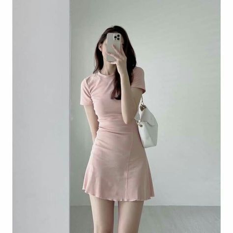 Cute Date Dress, Drawstring Dress Pattern, Casual Work Outfits Women, Cooler Style, Korean Outfit Street Styles, Body Skirt, Mode Turban, Round Neck Dress, Fashion Top Outfits