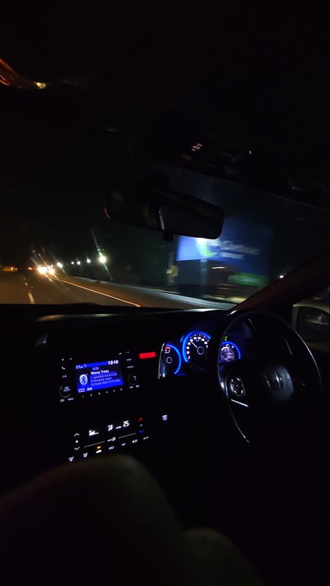 #nightride #night Late Drives Aesthetic, Late Night Drives With Boyfriend, Car Night Photo, Late Night Drive Snap, Late Night Car Snaps, Night Ride With Boyfriend, Fake Car Snaps Night, Car Snap Night, Late Night Car Drives