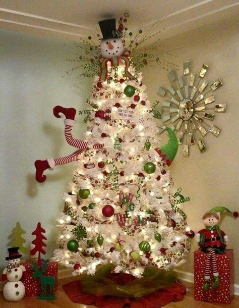 I rounded up my favorite ideas to do with a white Christmas trees on Pinterest! Unfortunately I couldn’t track down the original sources of who made most of them so if you know…message me please! Frosty the Snowman Christmas Tree – This is such an easy idea if you have a pre-lit white Christmas tree! … White Christmas Tree Decorating Ideas, White Christmas Tree Decorations, Christmas Tree Decorated, Christmas Tree Decorating Ideas, Tree Decorating Ideas, Elf Christmas Tree, Christmas Tree Decorating, Creative Christmas Trees, A White Christmas