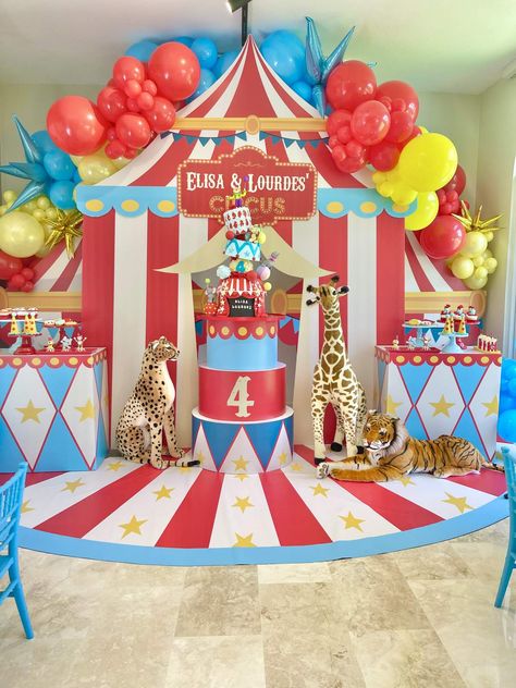 Cirque Birthday Party, Circus Themed Party Ideas, First Circus Birthday Party, Carnival Theme Birthday Decor, Carnival 1st Birthday Cake, Carnival Party Backdrop, Carnival Birthday Backdrop, Mickey Carnival Birthday Party, Circus Theme Backdrop